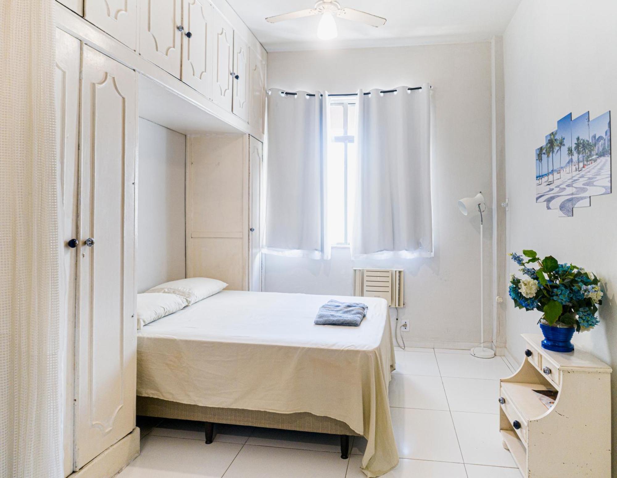 Studio Completo Na Praia De Copacabana Com Ar, Wifi, Netflix, Ate 4 Pessoas, Fundos Claro E Silencioso, Pauloangerami Pj135 リオデジャネイロ エクステリア 写真