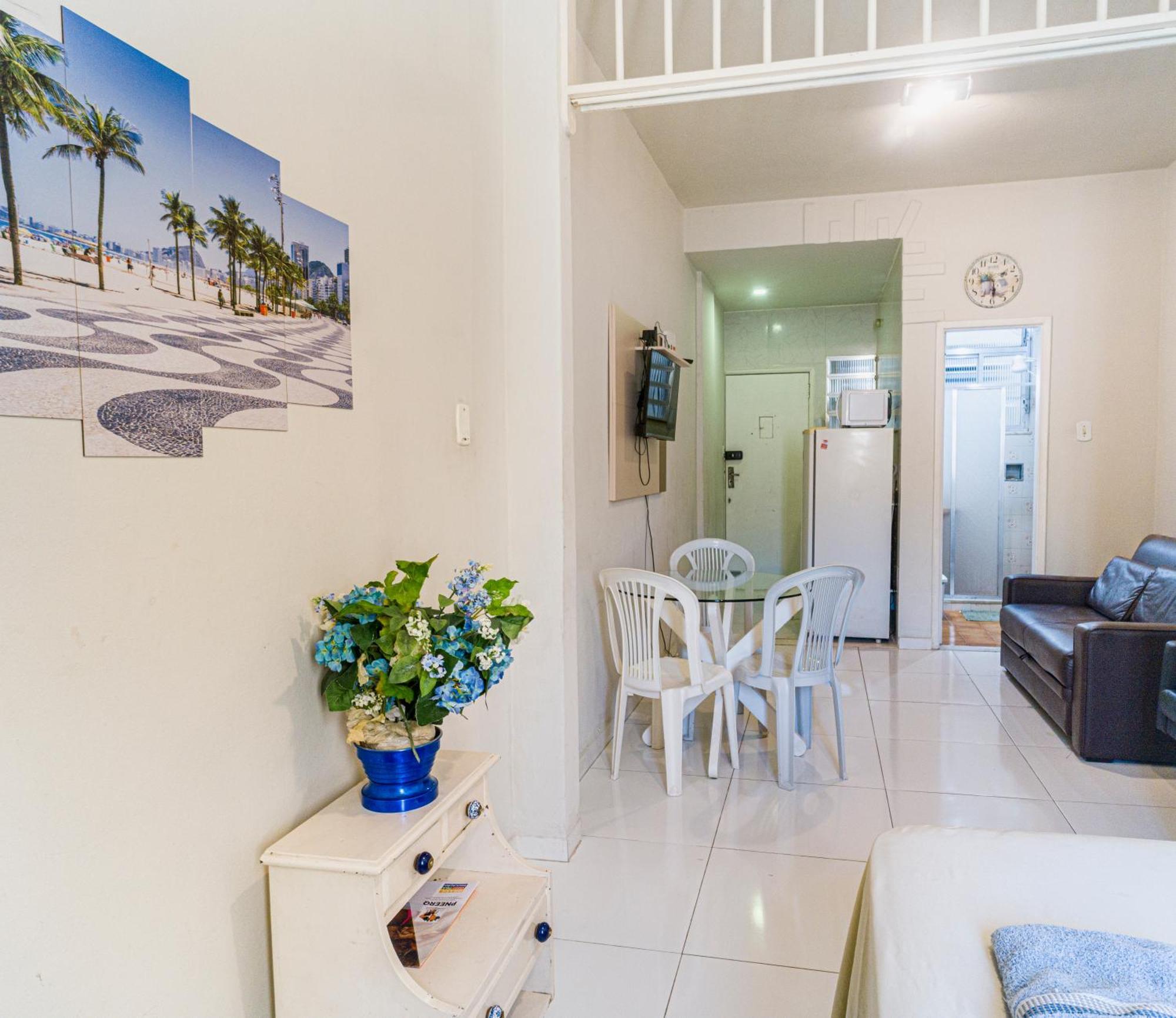 Studio Completo Na Praia De Copacabana Com Ar, Wifi, Netflix, Ate 4 Pessoas, Fundos Claro E Silencioso, Pauloangerami Pj135 リオデジャネイロ エクステリア 写真