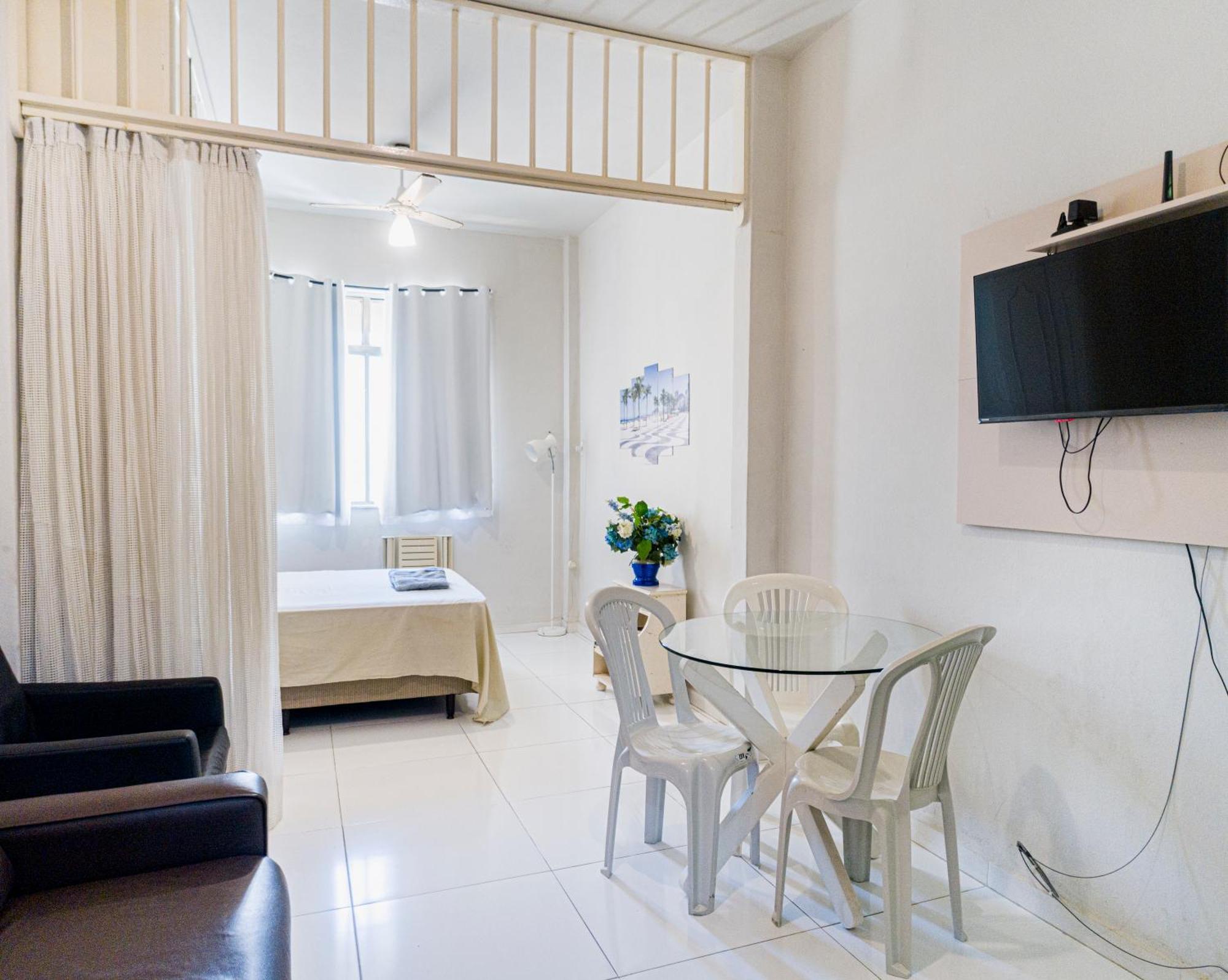 Studio Completo Na Praia De Copacabana Com Ar, Wifi, Netflix, Ate 4 Pessoas, Fundos Claro E Silencioso, Pauloangerami Pj135 リオデジャネイロ エクステリア 写真